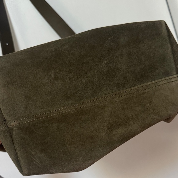 Madewell Essential Olive Green Suede Shoulder Bucket Tote Bag - Picture 6 of 12
